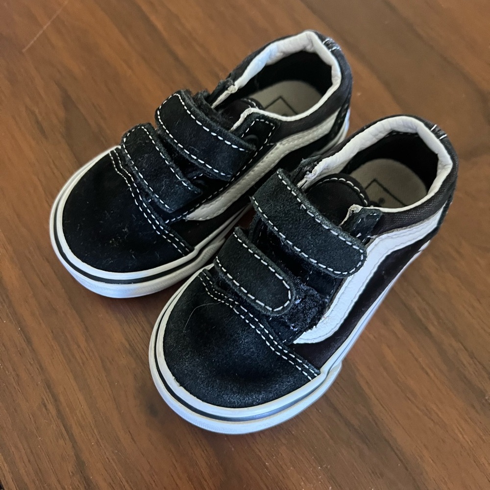 Vans Old Skool V Skate Shoe - Baby / Toddler - Black size 5